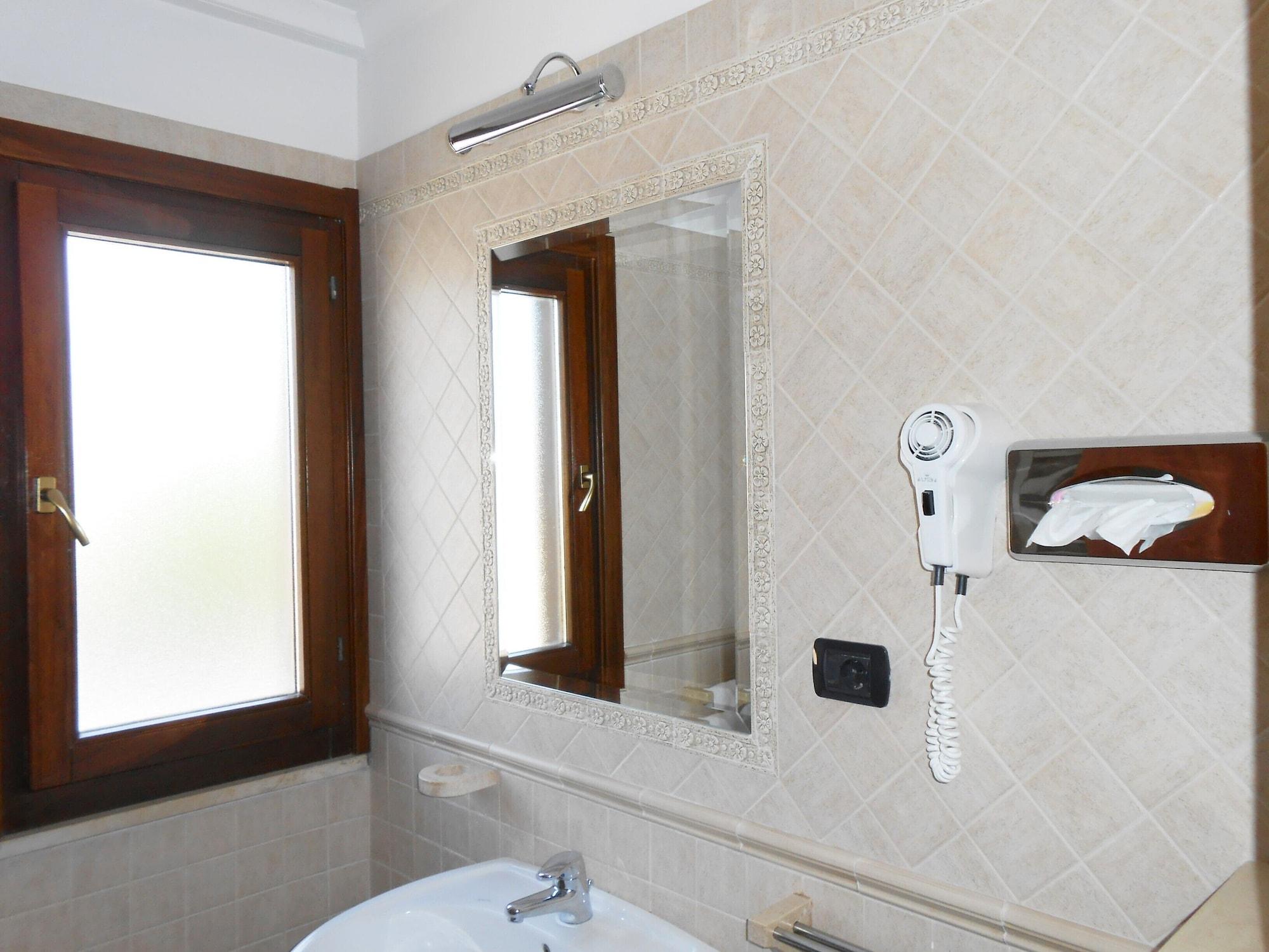 Hotel Riviera Фьюмичино Экстерьер фото