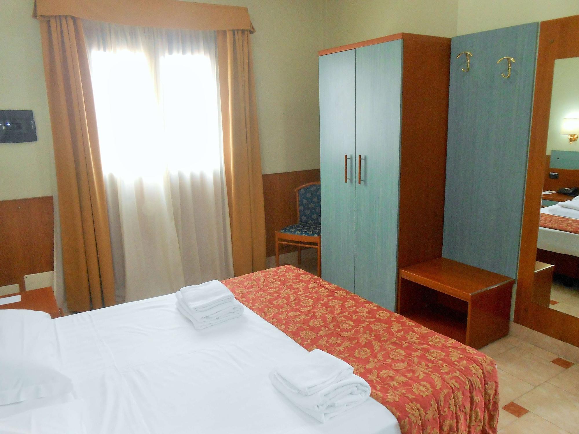 Hotel Riviera Фьюмичино Экстерьер фото