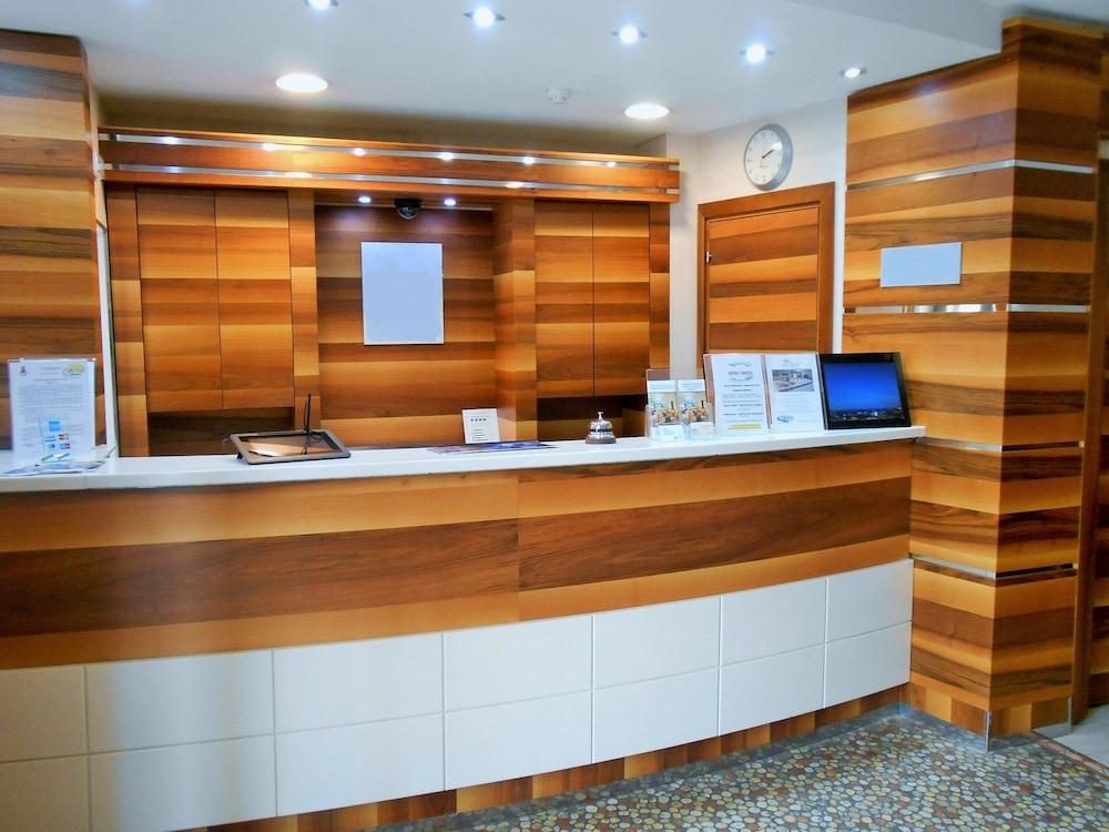 Hotel Riviera Фьюмичино Экстерьер фото