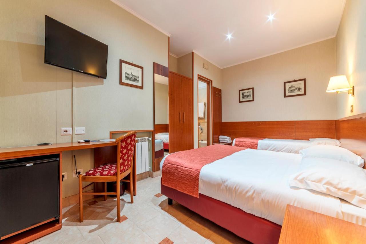 Hotel Riviera Фьюмичино Экстерьер фото