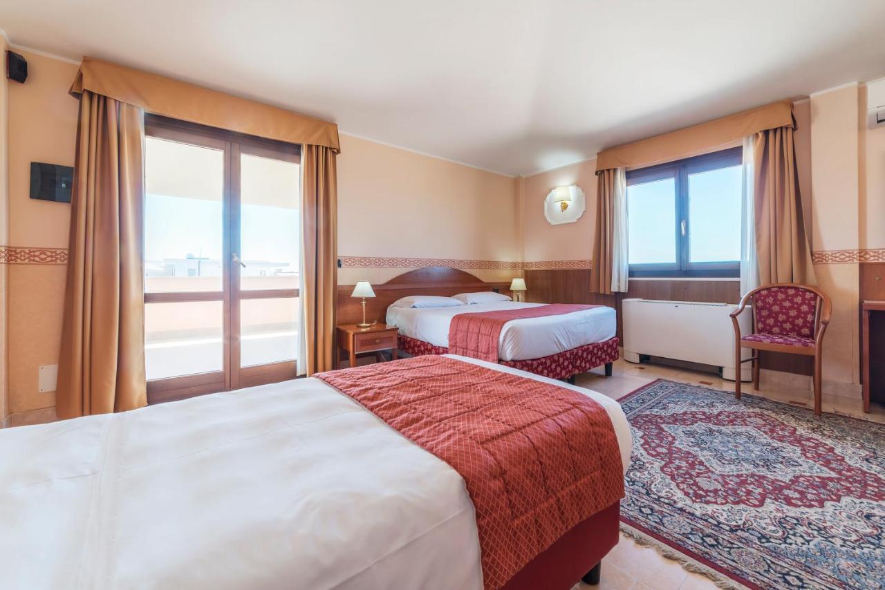 Hotel Riviera Фьюмичино Экстерьер фото