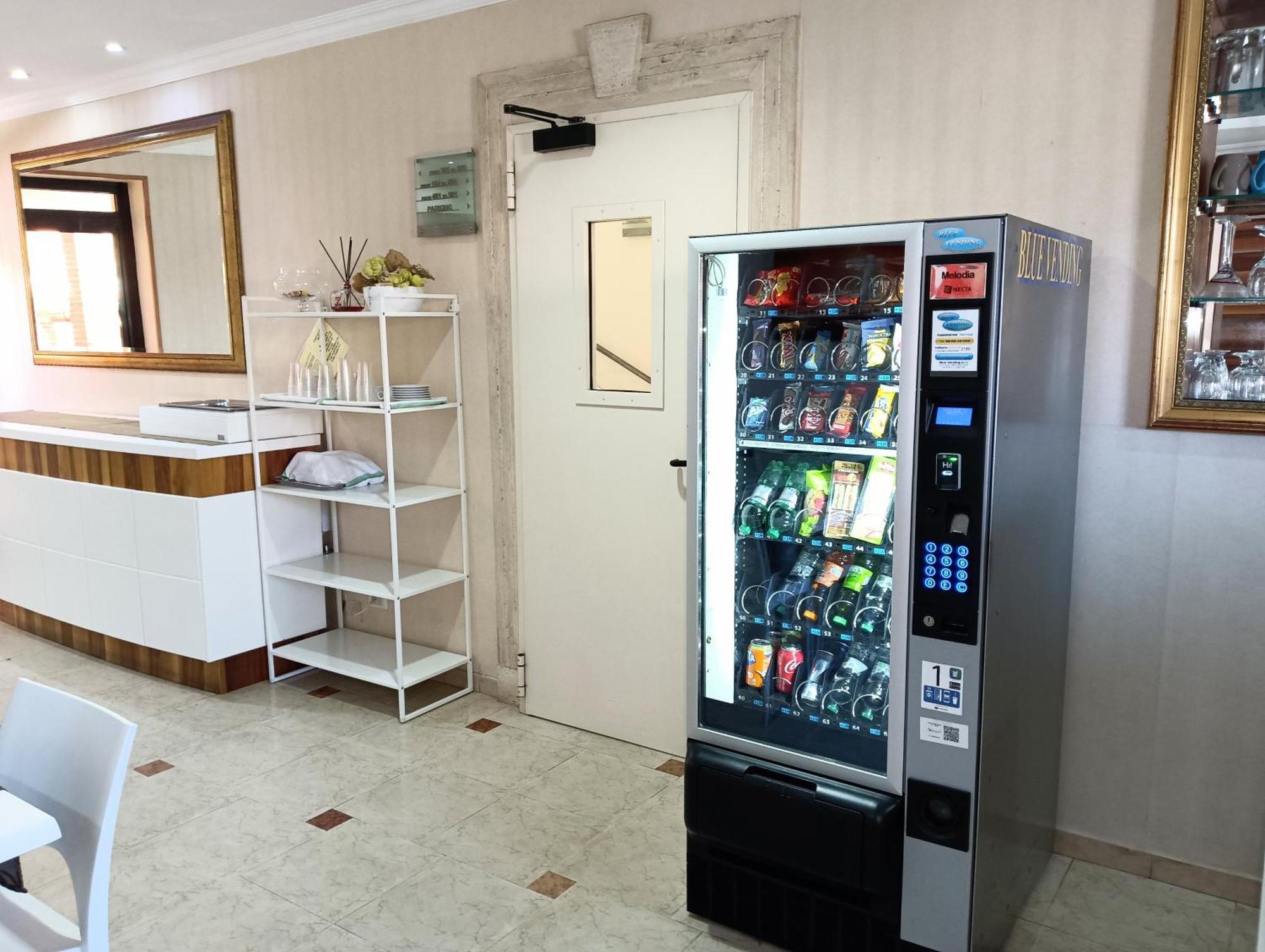 Hotel Riviera Фьюмичино Экстерьер фото