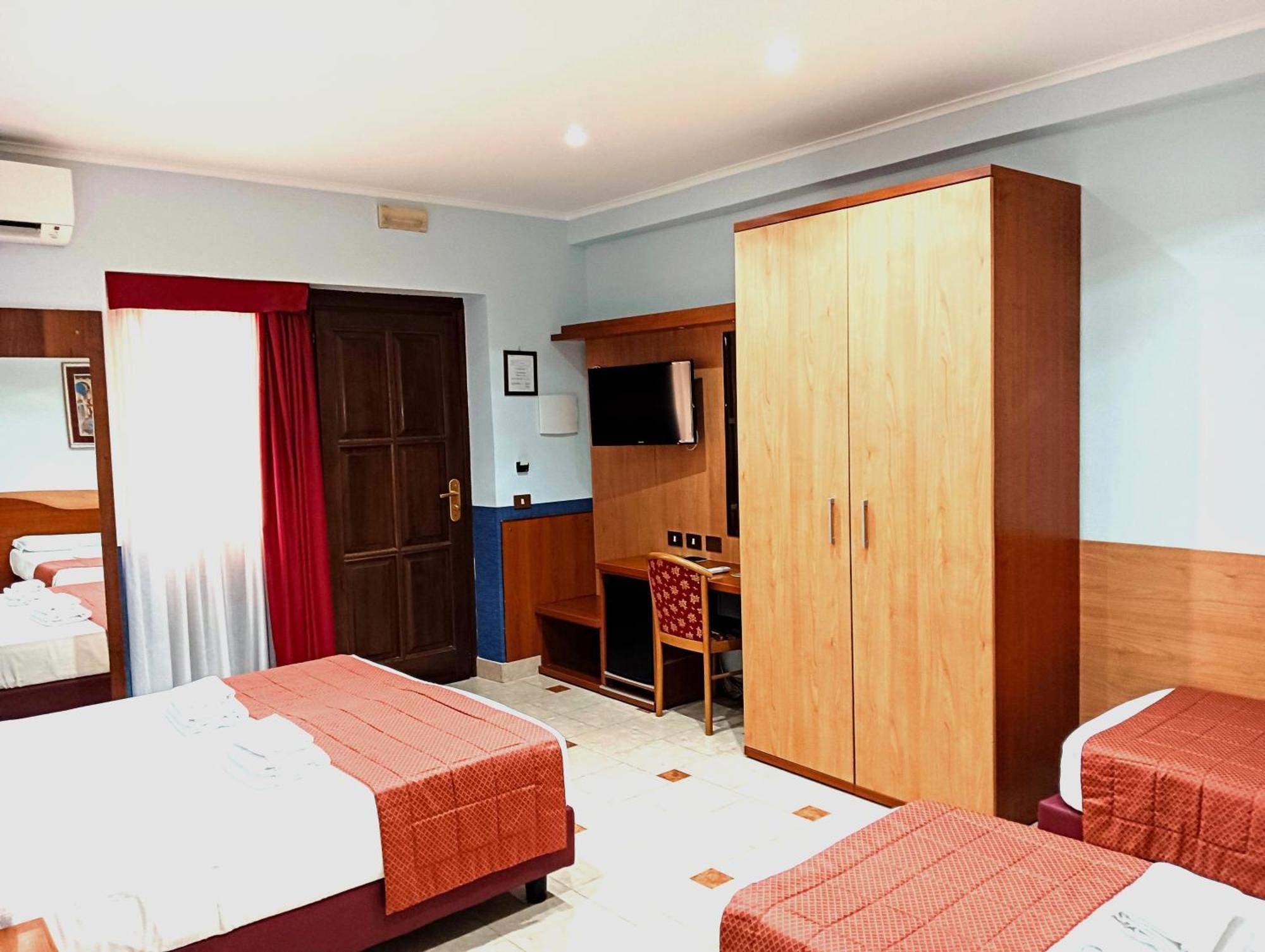 Hotel Riviera Фьюмичино Номер фото