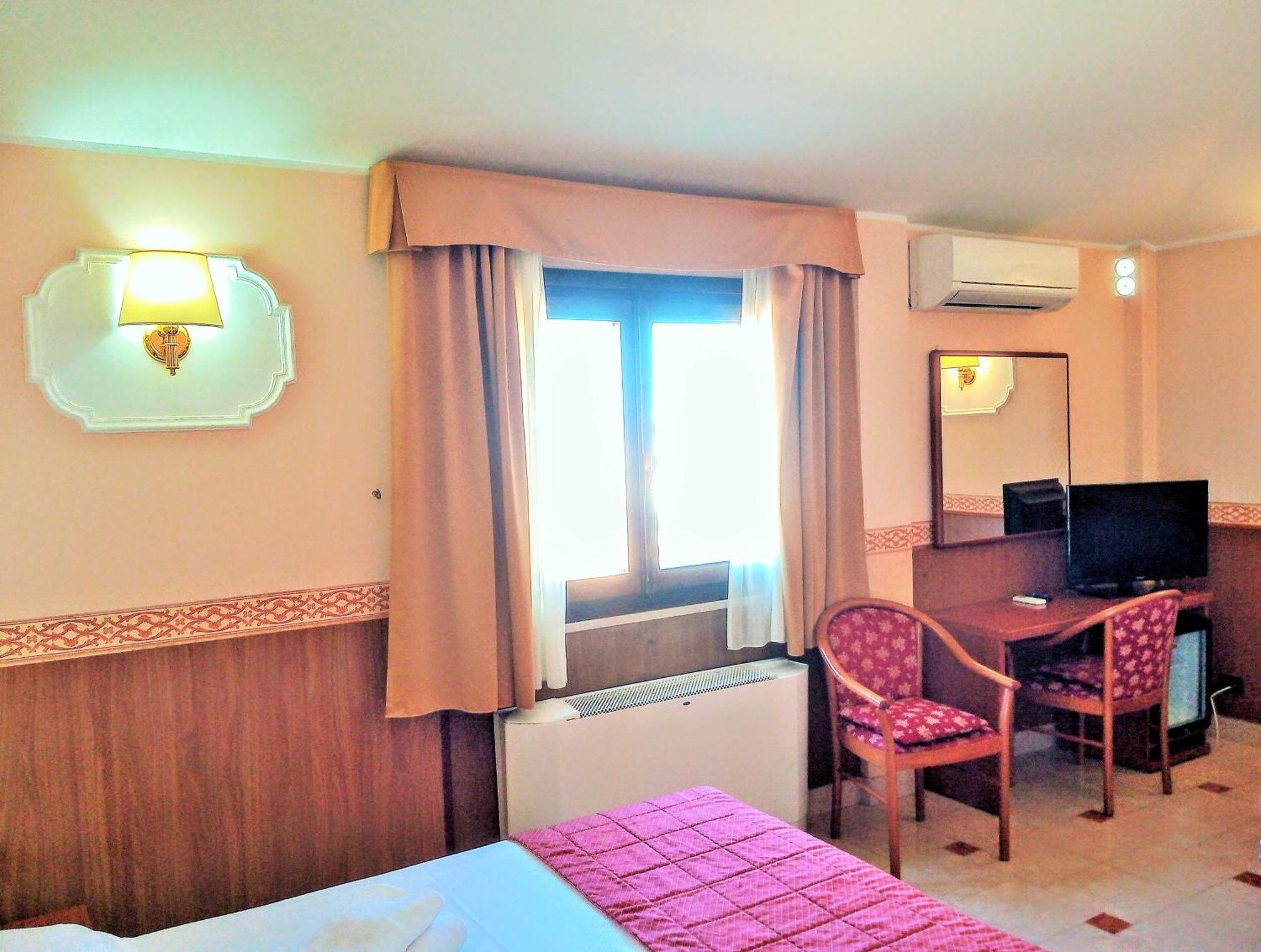 Hotel Riviera Фьюмичино Экстерьер фото