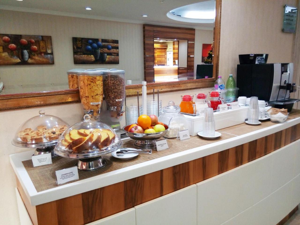 Hotel Riviera Фьюмичино Экстерьер фото